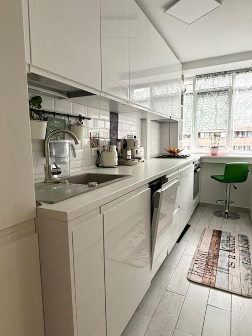 Ultracentral Lovely Place -Your Home Away From Home Бухарест Экстерьер фото